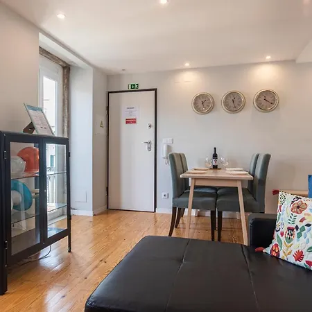 Graceful 2bdr Duplex By Lovelystay * Lissabon