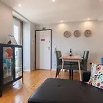 Graceful 2bdr Duplex By Lovelystay * Лиссабон