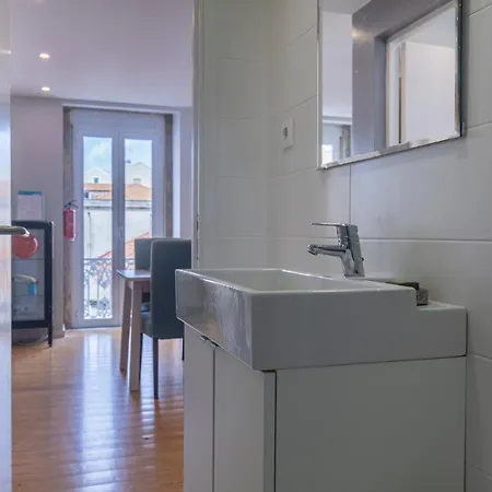 Graceful 2bdr Duplex By Lovelystay * ליסבון