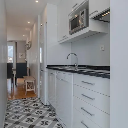 Graceful 2bdr Duplex By Lovelystay Lisbona