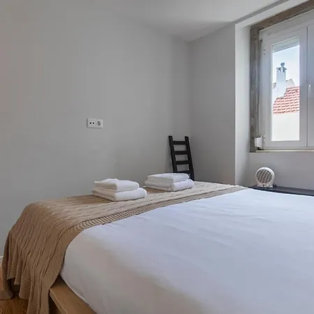 Graceful 2bdr Duplex By Lovelystay Apartment Lisbon