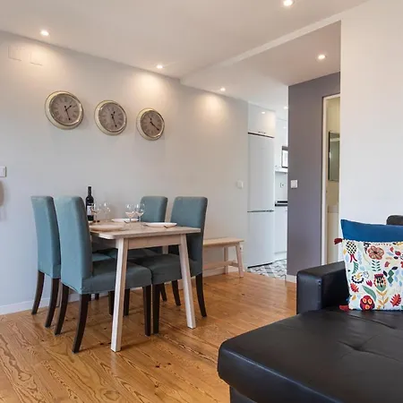 Graceful 2bdr Duplex By Lovelystay ליסבון