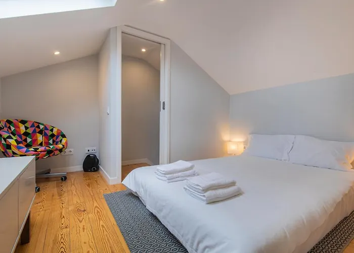 Graceful 2bdr Duplex By Lovelystay