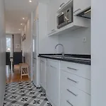 Graceful 2bdr Duplex By Lovelystay Lisboa